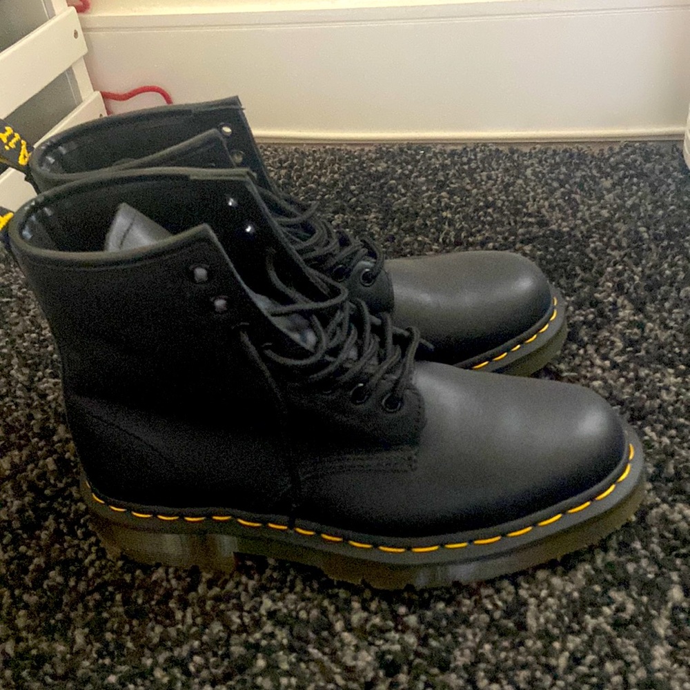 dr martens 1460 women size 10